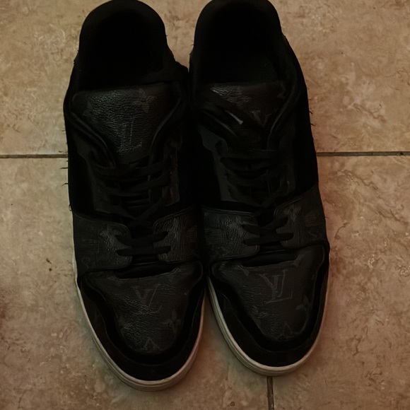 Louis Vuitton Sneakers - Picture 3 of 3